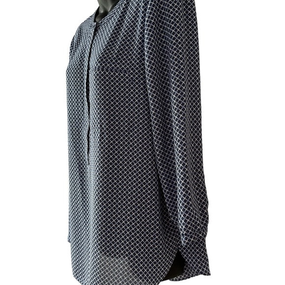 NYDJ Pin Tuck Blouse Size L Blue and White - Picture 2 of 8